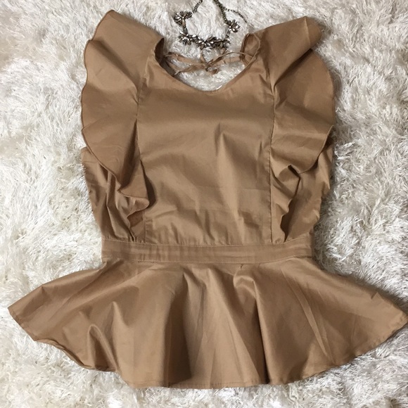 Pretty ruffle peplum top - Picture 2 of 7